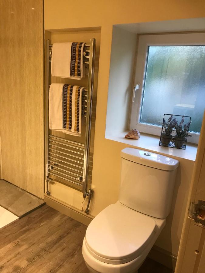 Cowling Squirrel Cottage מראה חיצוני תמונה